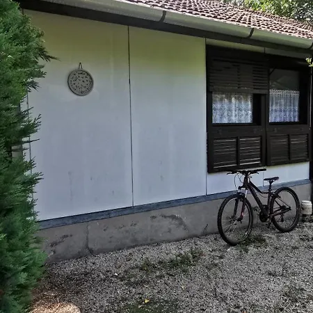 公寓 Csicsergo Vendeghaz 韦伦采