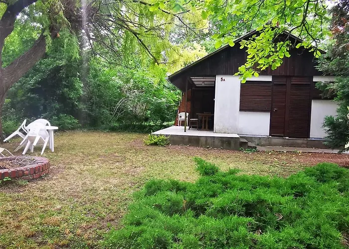 Csicsergo Vendeghaz 아파트 *